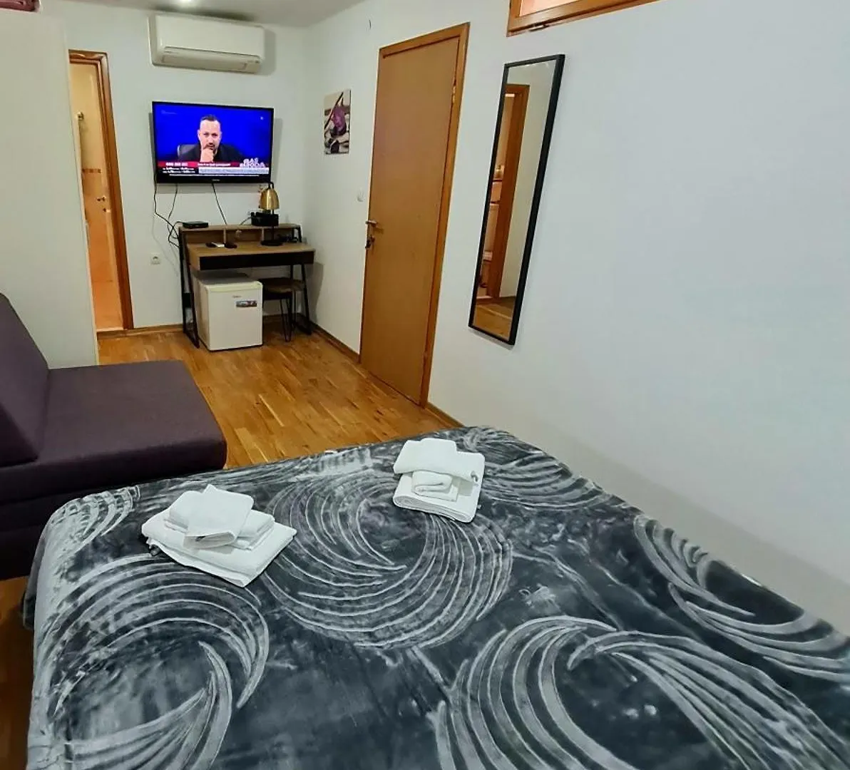 Inchy Accommodation - In The Center Of Diocletian'S Palace Split Croatia