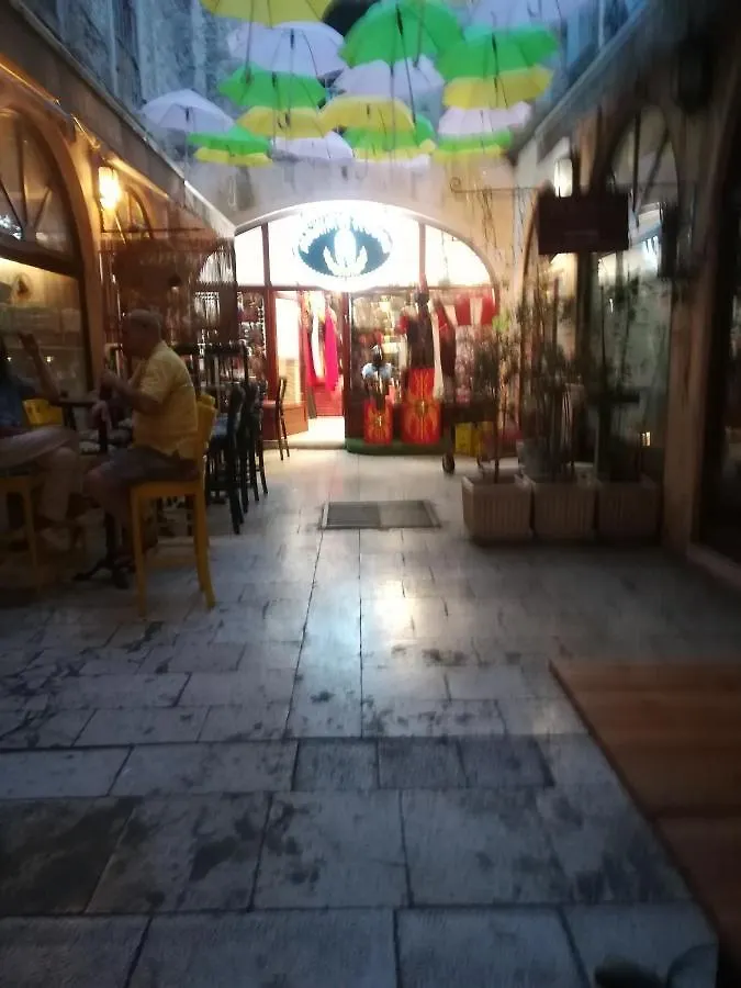 Inchy Accommodation - In The Center Of Diocletian'S Palace Split 3*,  Croatia