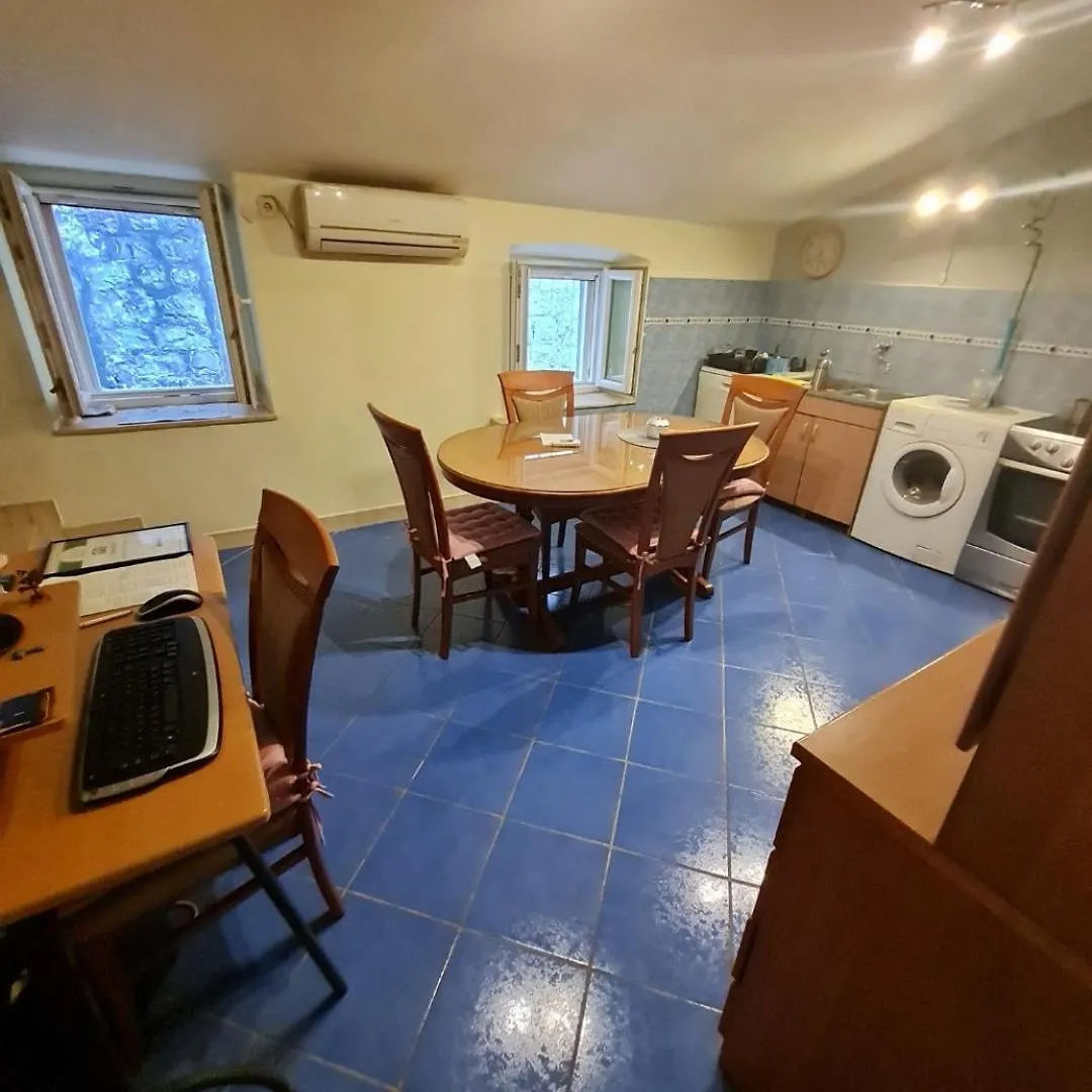 Guest house Inchy Accommodation - In The Center Of Diocletian'S Palace Split