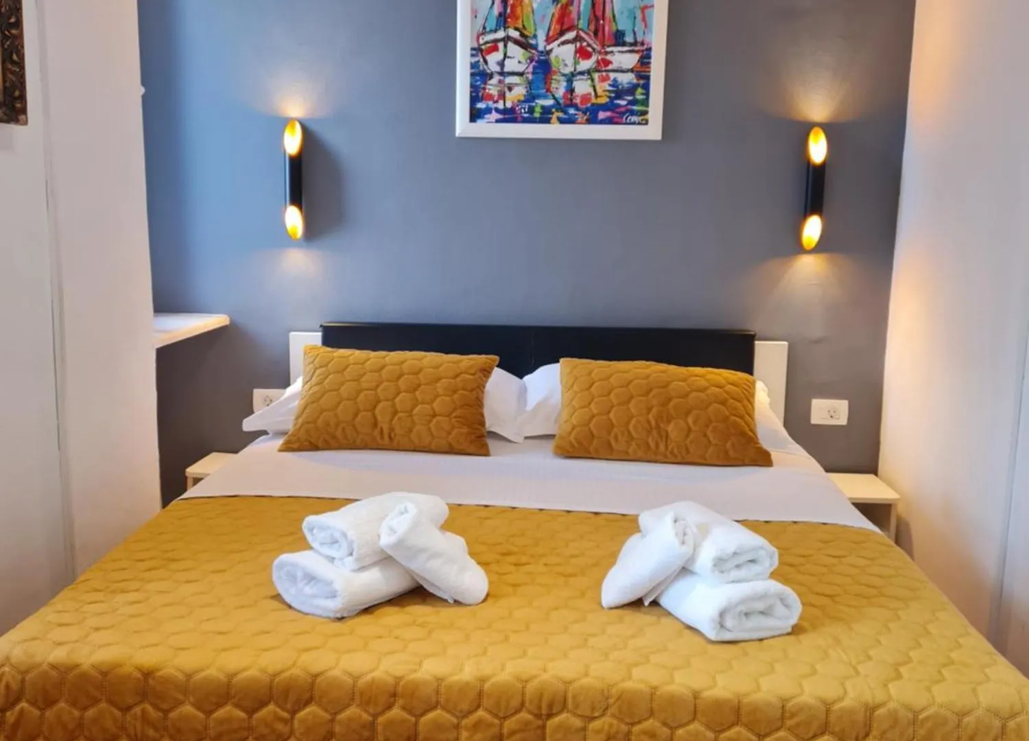 Inchy Accommodation - In The Center Of Diocletian'S Palace Split Guest house