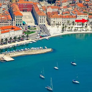 Luxury Riva With A Magnificient View Appartement